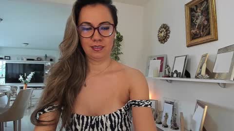 sarha online show from February 2, 11:51 am