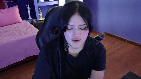 Sari  online show from December 15, 9:20 pm