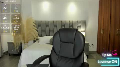 Saritaaa  online show from June 16, 2:45 am