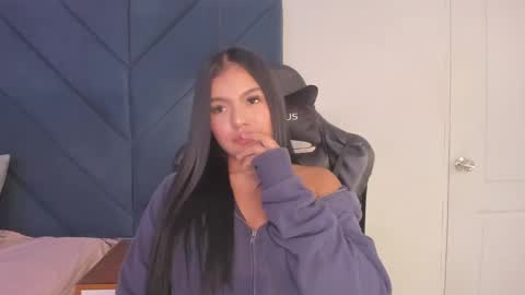 Sara  online show from February 5, 3:55 am