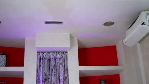 Sarra online show from December 1, 6:10 pm