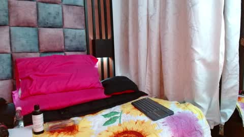 sara online show from March 10, 10:50 am