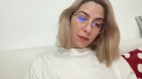 Sarrah online show from January 19, 9:55 pm