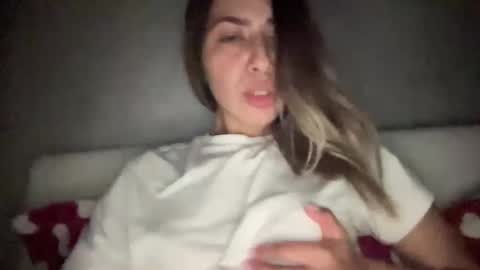 Sarrah online show from November 8, 11:32 pm