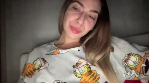 Sarrah online show from November 28, 10:13 pm