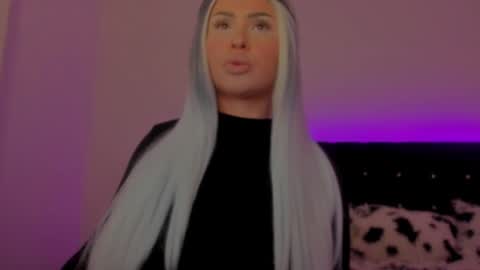   Sasha   online show from November 6, 3:01 am