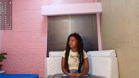 SashhaLux22 online show from March 5, 5:40 am