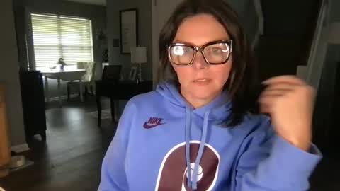 sassynsweetmilf online show from April 28, 5:28 pm