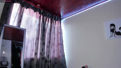    im expecting 300 thumbs up on my altar online show from January 25, 10:28 pm