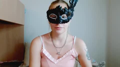 Satinqueen90 online show from November 12, 8:01 am