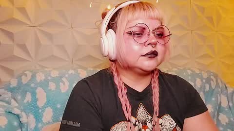 Gina George online show from May 15, 11:29 pm