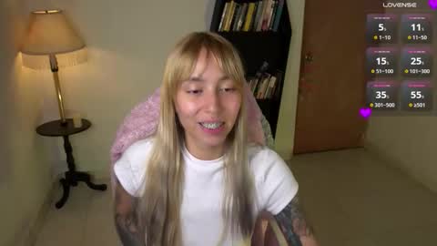 I AM JENN  online show from February 1, 3:38 am