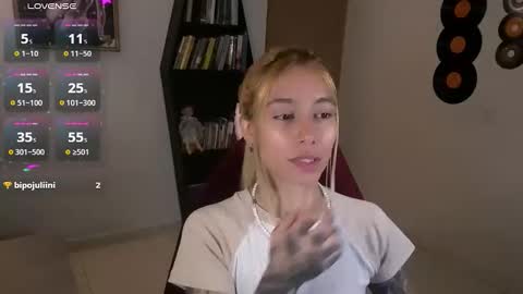 I AM JENN  online show from October 5, 3:55 am