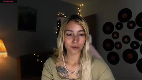 I AM JENN  online show from March 1, 2:15 am