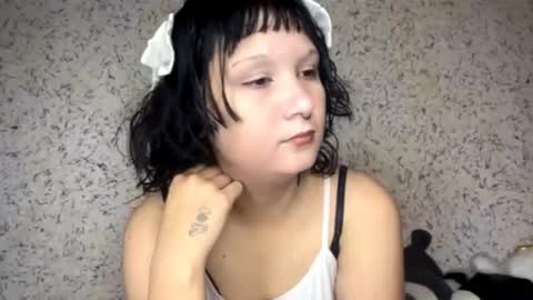 Elly online show from November 20, 9:10 am