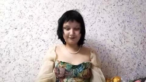 Elly online show from November 7, 2:55 pm