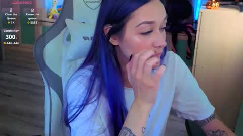 Ariel online show from October 31, 6:26 am