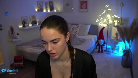 Naomi online show from December 21, 11:45 pm