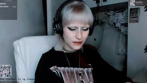 pronoun she. name Mary. age 21. online show from October 23, 4:02 pm