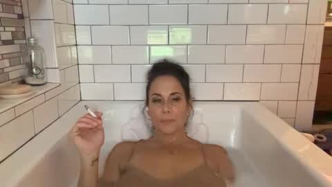 Good Girls Say Please...and Thank You online show from January 19, 11:10 pm