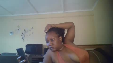 scarlet_25142359 online show from October 9, 6:06 am