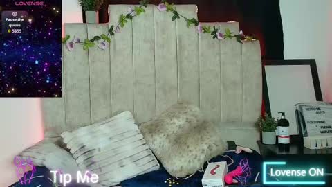 Scarleth online show from November 5, 6:35 pm