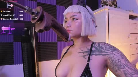 scarlet_gold online show from December 9, 2:02 am