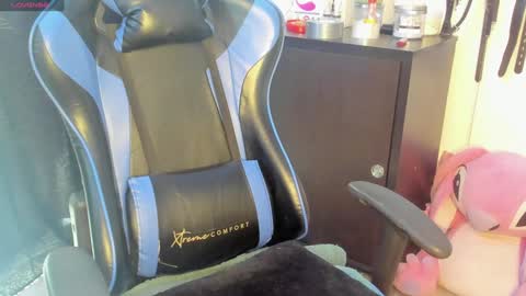 scarlet taylor kennedy online show from February 7, 7:06 pm