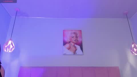 Scarlet  online show from January 10, 6:40 am