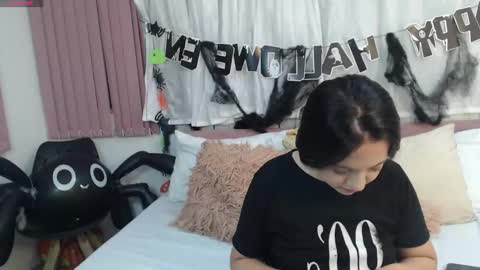 scarlet  online show from October 29, 10:52 am