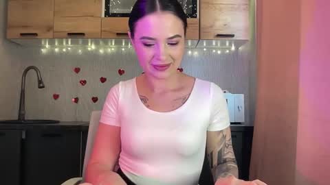 scarletpetal online show from February 26, 9:41 am