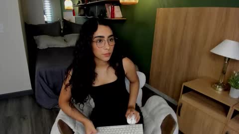 Scarlett  online show from January 18, 2:57 pm