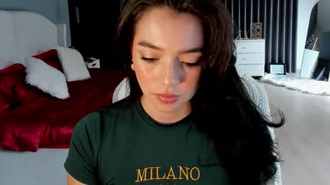 juli online show from February 10, 7:39 pm