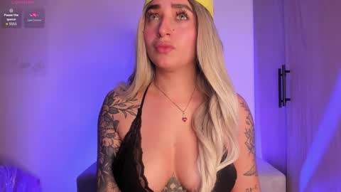 SCARLETT COLLINS online show from November 12, 6:11 am