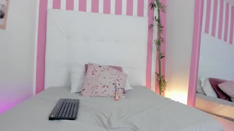  .  . online show from November 20, 3:02 pm