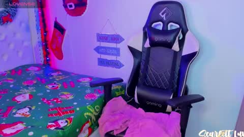 Kim online show from December 2, 7:10 am