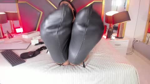 Scarlett Hot online show from March 5, 12:00 pm