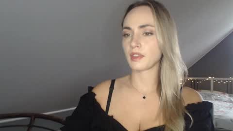 ScarlettxBlonde online show from July 7, 6:47 am