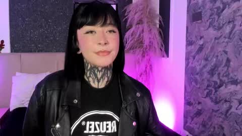 Scolw  online show from December 5, 1:12 pm