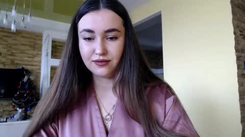 Elizabeth  online show from January 4, 9:32 am