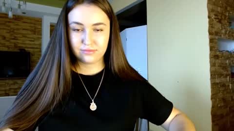 Elizabeth  online show from March 18, 9:36 am