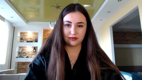 Elizabeth  online show from March 5, 9:38 am