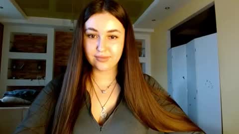 Elizabeth  online show from February 5, 1:36 pm