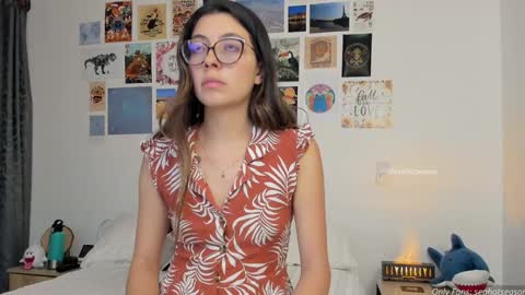 Aria Independent model online show from December 13, 3:05 am