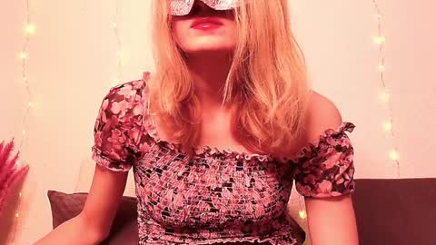 Anni online show from January 8, 2:46 pm