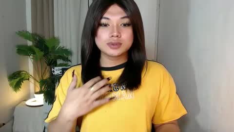 Deluxe online show from March 1, 12:16 pm