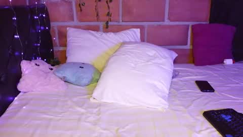 seleena_01 online show from July 18, 1:31 am