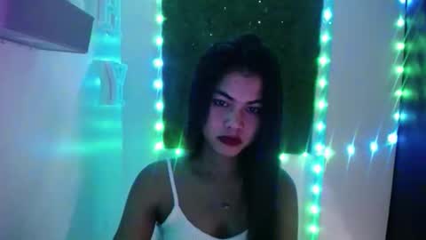 selena_fox2000 online show from April 16, 12:22 am