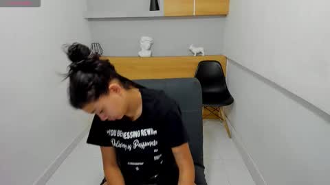 selenafox66   online show from November 23, 9:49 pm