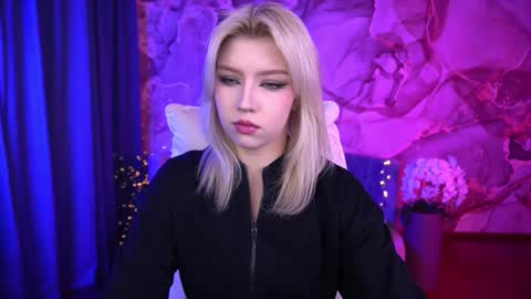 selenairis online show from October 2, 6:51 am